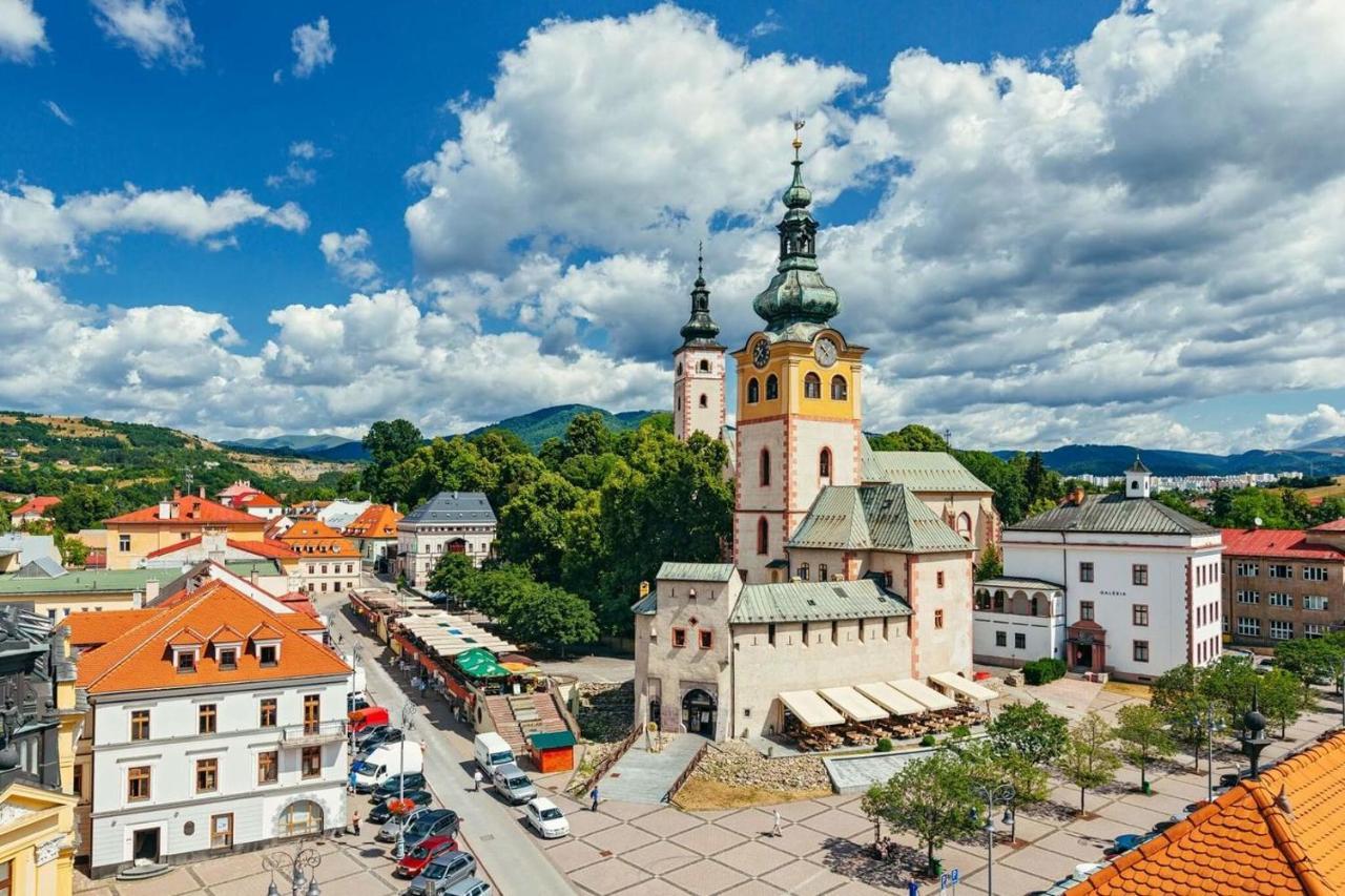 Old Town Apt. A/C And Parking Banska Bystrica Bagian luar foto