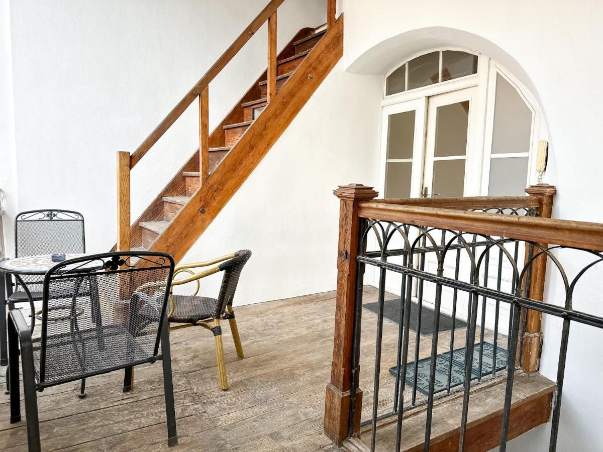 Old Town Apt. A/C And Parking Banska Bystrica Bagian luar foto