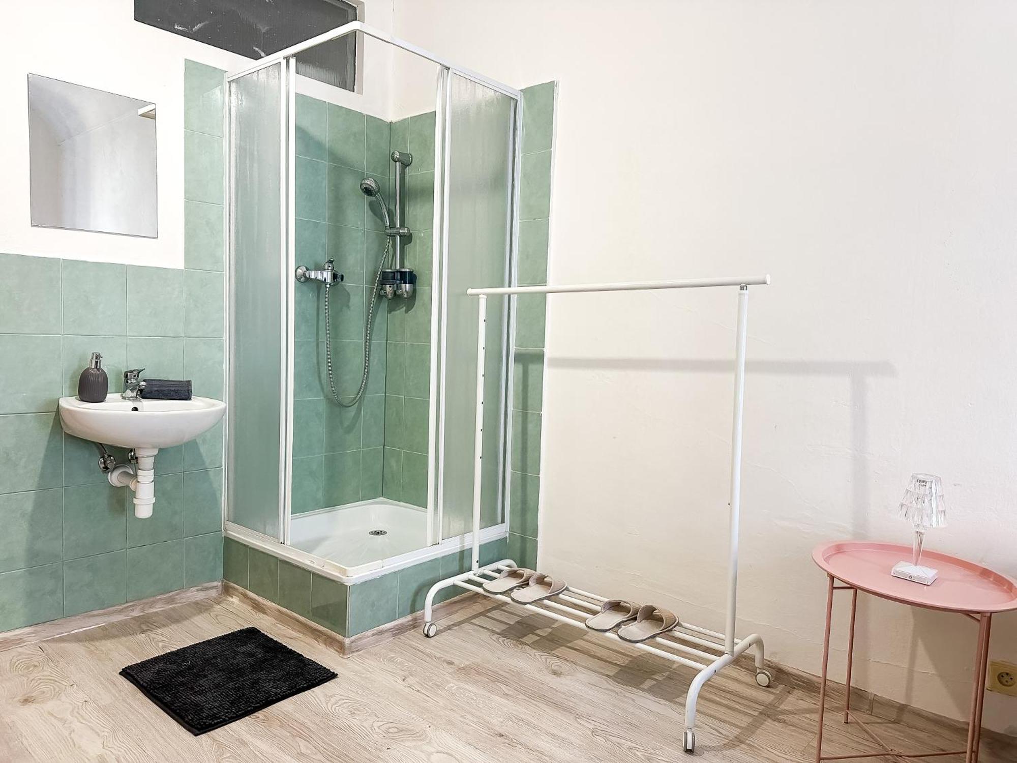 Old Town Apt. A/C And Parking Banska Bystrica Bagian luar foto